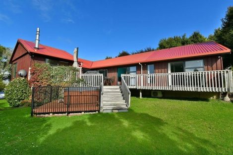 Photo of property in 70 Waiora Road, Stanmore Bay, Whangaparaoa, 0932