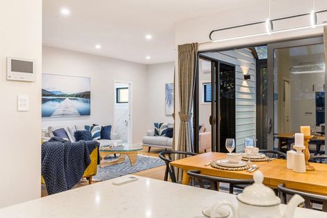 Photo of property in 49b Matipo Road, Te Atatu Peninsula, Auckland, 0610