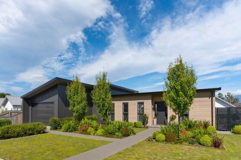 Photo of property in 12 Coralie Place, Lansdowne, Masterton, 5810