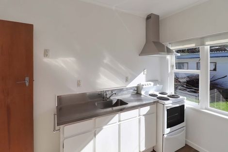 Photo of property in 300 Queens Drive, Lyall Bay, Wellington, 6022