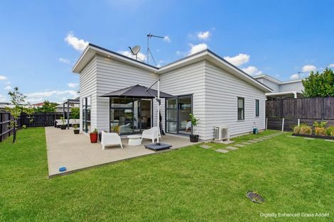 Photo of property in 30 Tyler Davies Drive, Red Beach, 0932
