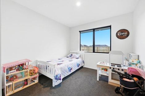 Photo of property in 2 Earl Way, Amberley, 7410