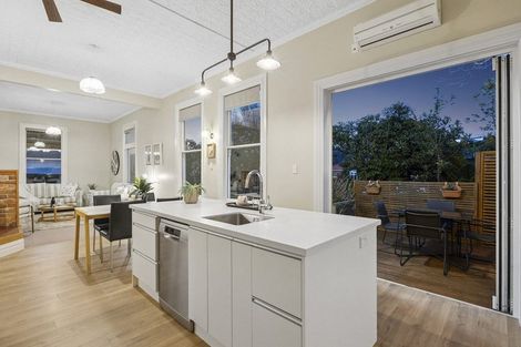 Photo of property in 24 Cranston Street, Andersons Bay, Dunedin, 9013