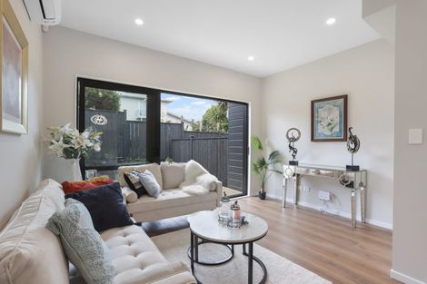 Photo of property in 8/10 Newington Road, Henderson, Auckland, 0612