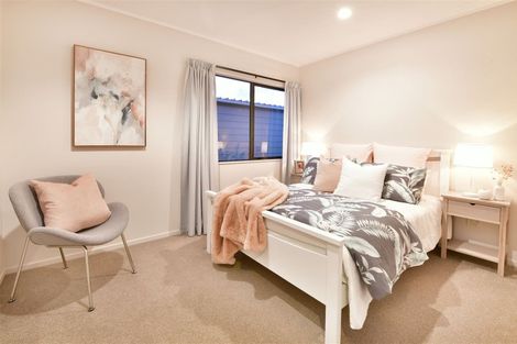 Photo of property in 5a Lillian Place, Orewa, 0931