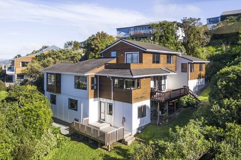 Photo of property in 16 Ramphal Terrace, Khandallah, Wellington, 6035