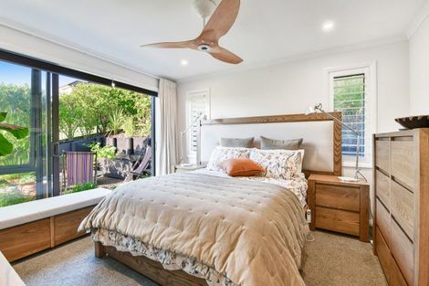 Photo of property in 96 Arran Point Parade, Orewa, 0931