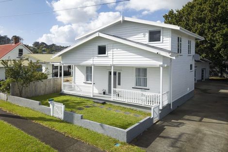 Photo of property in 13 Karaka Street, Helensville, 0800