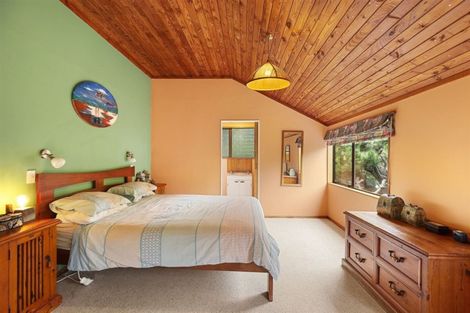 Photo of property in 17 Postgate Drive, Whitby, Porirua, 5024