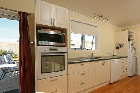 Photo of property in 11 Sheehan Road, Te Atatu South, Auckland, 0610