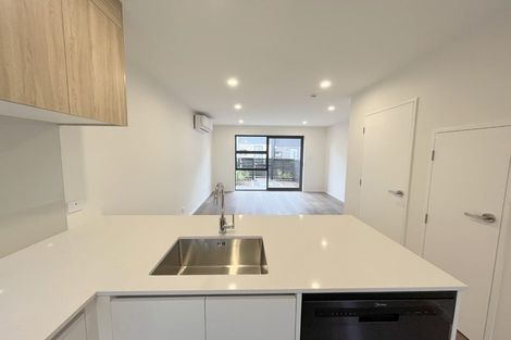 Photo of property in 6/327 Glengarry Road, Glen Eden, Auckland, 0602