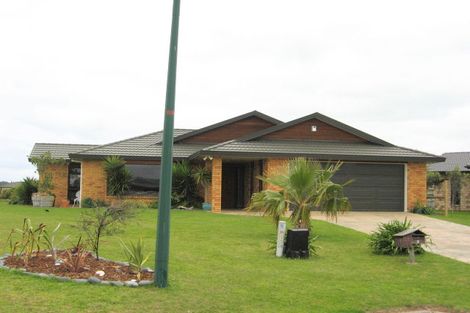 Photo of property in 9 Oribi Place, Whitianga, 3510