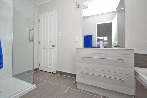 Photo of property in 2/45 Great South Road, Papakura, 2110