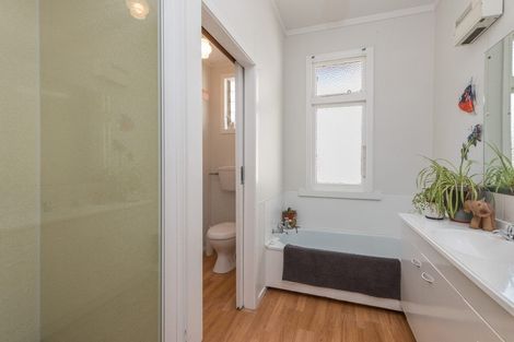 Photo of property in 129 Tipahi Street, Nelson South, Nelson, 7010
