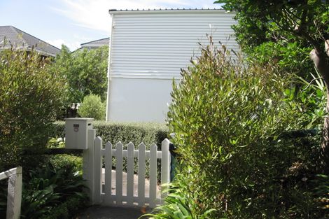 Photo of property in 12 Te Anau Avenue, Hataitai, Wellington, 6021