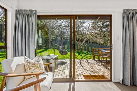 Photo of property in 7 Mahuta Grove, Northcote, Auckland, 0627