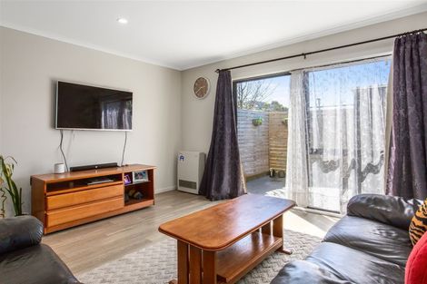 Photo of property in 19/9u Surrey Street, Tawa, Wellington, 5028