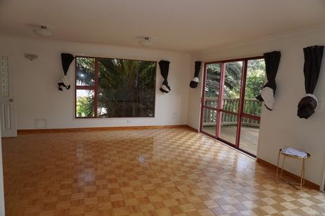 Photo of property in 72 Heathcote Road, Castor Bay, Auckland, 0620