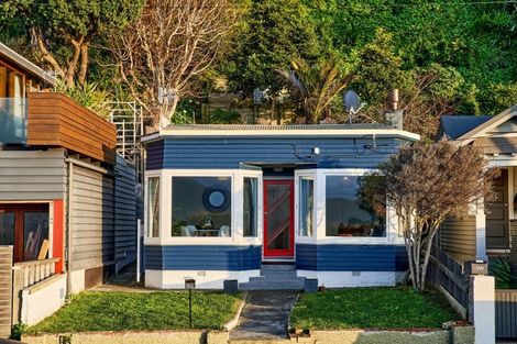 Photo of property in 197 Marine Parade, Seatoun, Wellington, 6022