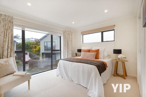 Photo of property in 15 Brindle Way, Newlands, Wellington, 6037