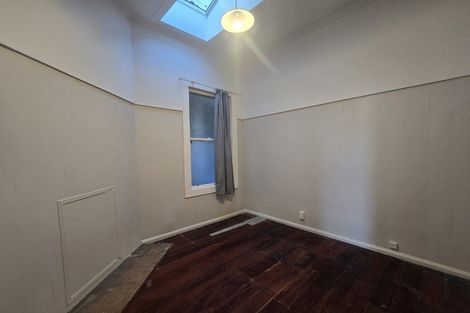 Photo of property in 92 Rolleston Street, Mount Cook, Wellington, 6021