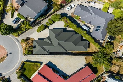 Photo of property in 9a Juno Place, Wanaka, 9305