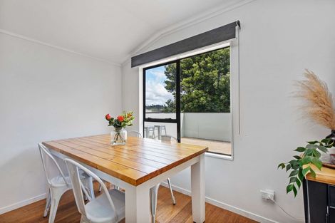 Photo of property in 2/10 Jarrah Place, Massey, Auckland, 0614