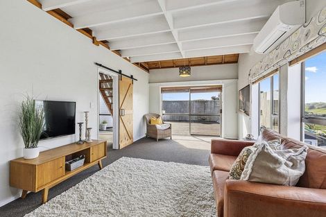 Photo of property in 39 Bodmin Terrace, Camborne, Porirua, 5026