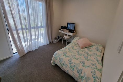 Photo of property in 2/12 Enderby Drive, Te Atatu Peninsula, Auckland, 0610