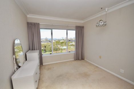Photo of property in 94 Ocean View Road, Northcote, Auckland, 0627
