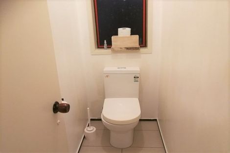 Photo of property in 2/31 Mountbatten Avenue, Hillcrest, Auckland, 0627