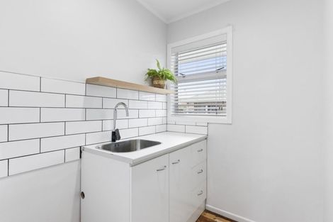 Photo of property in 1/104 Beach Road, Pahurehure, Papakura, 2113