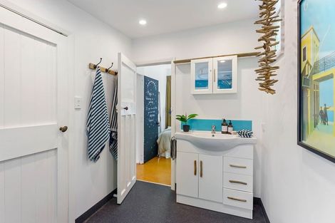 Photo of property in 42 Field Way, Waikanae Beach, Waikanae, 5036