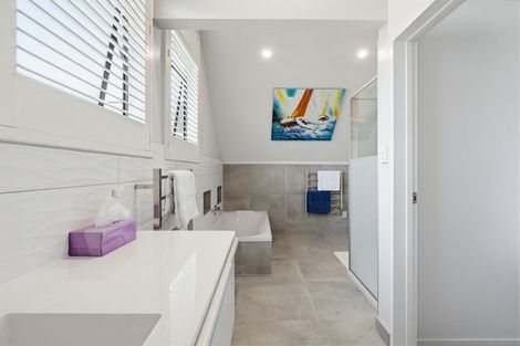 Photo of property in 74b Grand Vue Road, Kawaha Point, Rotorua, 3010