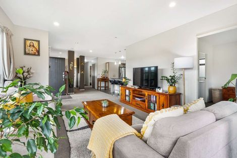 Photo of property in 8 Latham Stubbs Crescent, Waipawa, 4210