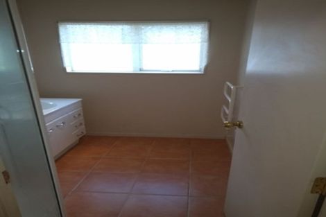 Photo of property in 1/41 Ellice Road, Totara Vale, Auckland, 0629