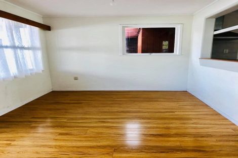 Photo of property in 52 Larnoch Road, Henderson, Auckland, 0610