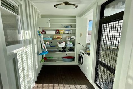 Photo of property in 10 Wayside, Miramar, Wellington, 6022