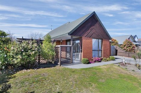Photo of property in 6 Calverton Place, Halswell, Christchurch, 8025