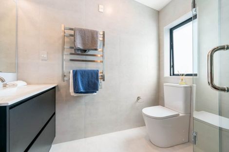 Photo of property in 2/18 Sylvan Crescent, Te Atatu South, Auckland, 0610