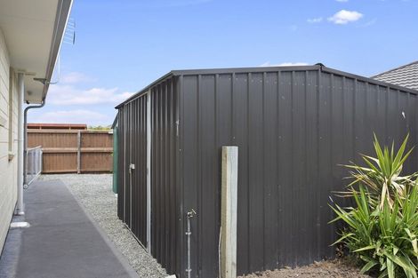 Photo of property in 35 Brockelbank Drive, Kaiapoi, 7630