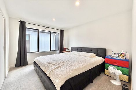 Photo of property in 1/28 Smythe Road, Henderson, Auckland, 0612