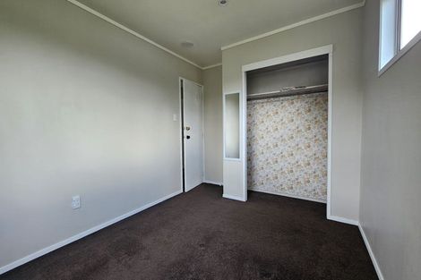 Photo of property in 111 Kemp Road, Massey, Auckland, 0614