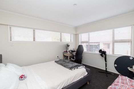 Photo of property in 2 Mcquarrie Place, Ngatea, 3503