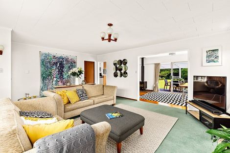 Photo of property in 39 Harbour View Road, Point Wells, 0986