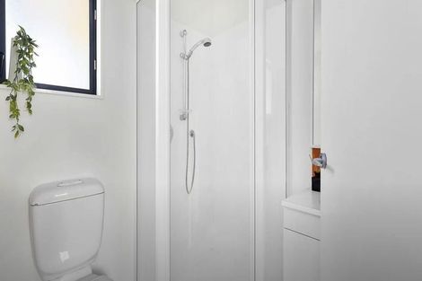 Photo of property in 7u2 Carleton Terrace, Tawa, Wellington, 5028