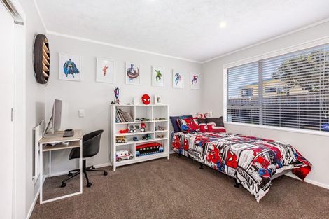 Photo of property in 41 Cleat Street, Whitby, Porirua, 5024