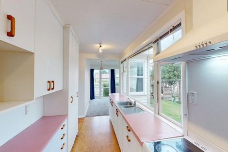 Photo of property in 33 Dale Road, Raumati South, Paraparaumu, 5032