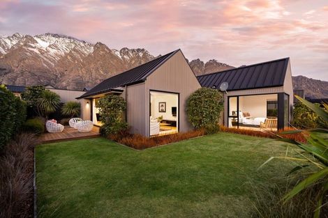 Photo of property in 1 Wanderer Lane, Jacks Point, Queenstown, 9371