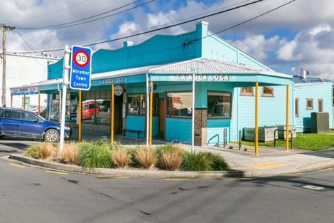 Photo of property in 2u3 Stone Street, Miramar, Wellington, 6022